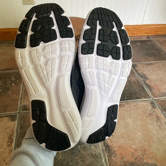 Under Armour Men’s Surge 3 Running Shoes Size 12 - Picture 6 of 6